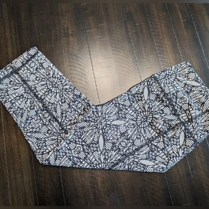 Victoria Secret Sport capris size small